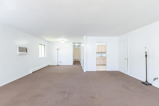 Foto del edificio - 52,54-54 Blydenburgh Ave