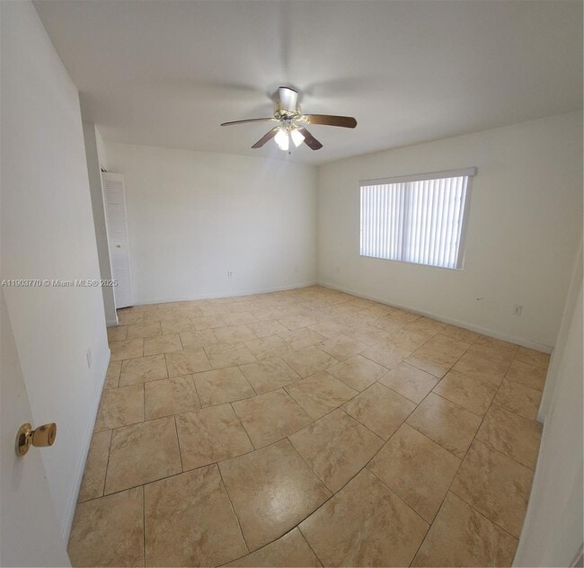 Foto del edificio - 295 NW 72nd Ave