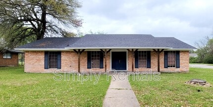 Building Photo - 2614 Tanglewood Dr