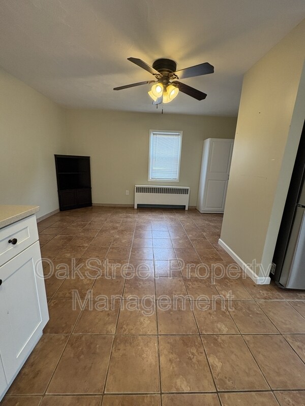 Foto del edificio - 455 Crown Point Rd