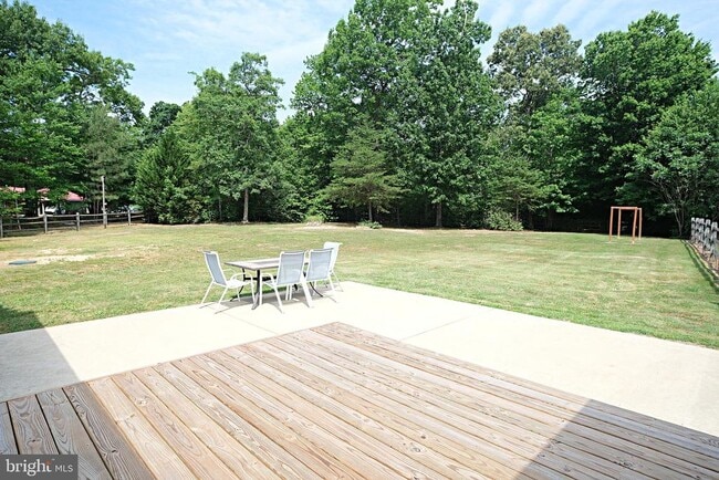 Building Photo - 45170 Settlers Ln