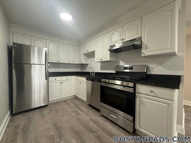 Building Photo - 27 Kenmar Dr