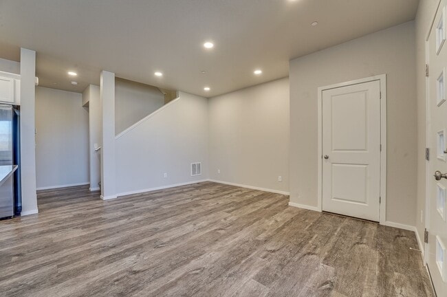 Building Photo - 3 bed, 2.5 bath Townhome in Mosaic Neighbo...