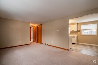 Building Photo - 424 Springville Ave