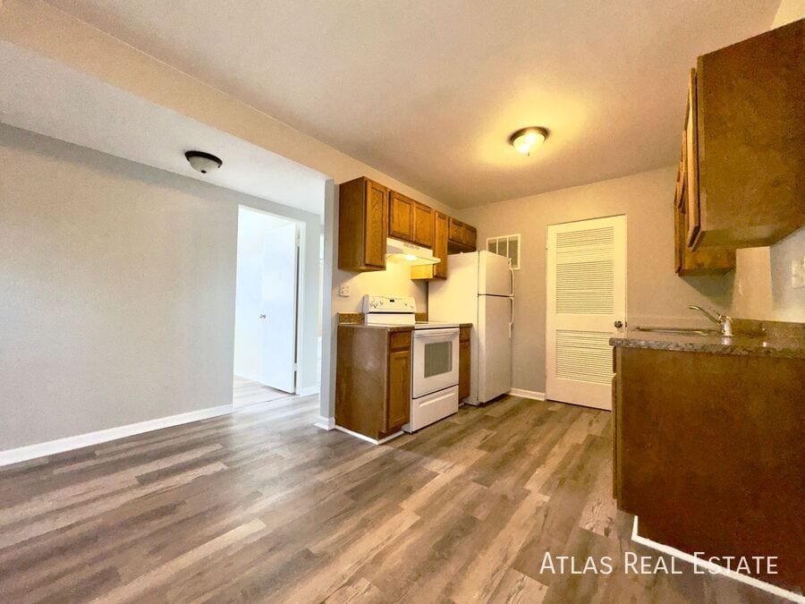 Photo - 930 W Moreno Avenue-3
