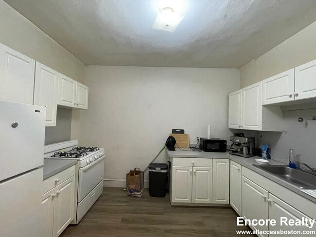 Building Photo - 54 Egmont St