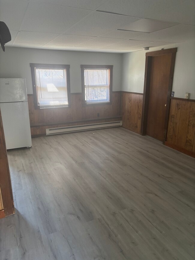 Building Photo - 114 Grove St