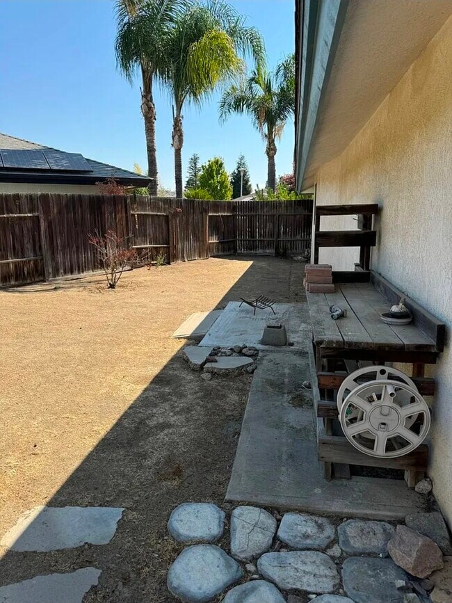 Building Photo - 3005 Summer Creek Ct