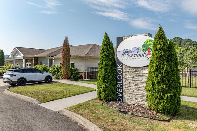 Foto del edificio - Overlook at Indian Trail