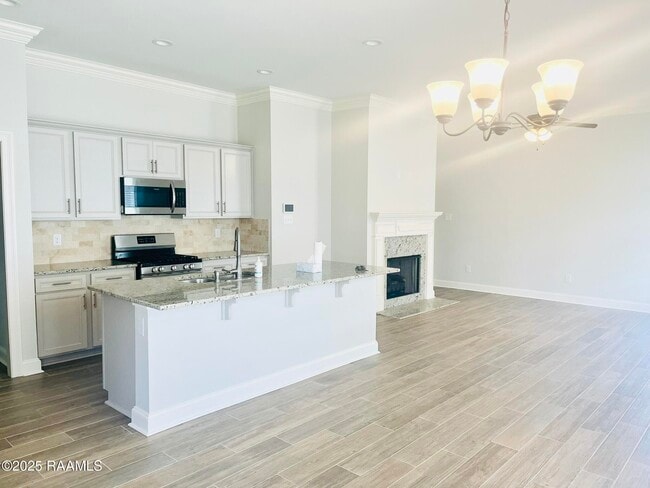 Foto del edificio - 6217 Lake Edge Dr