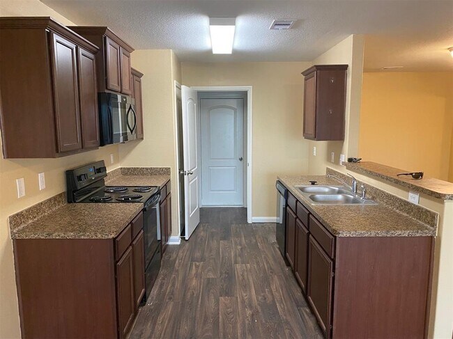 Foto del edificio - 12105 Seacrest Ln