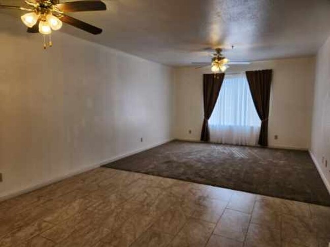 Foto del edificio - NEWLY RENOVATED BOTTOM FLOOR CONDO