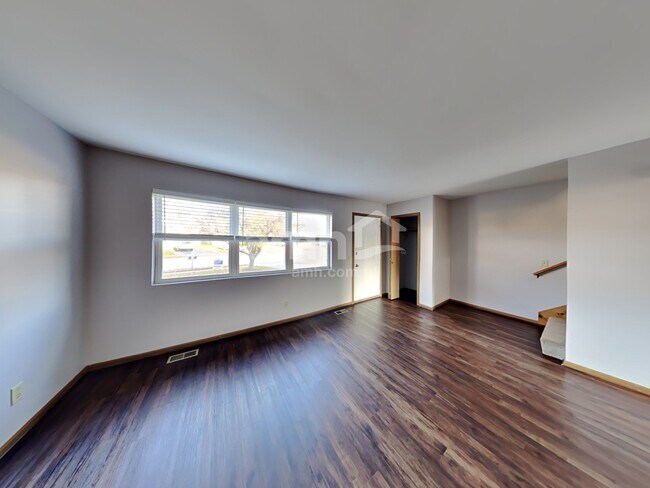 Foto del edificio - 516 Powers Ct