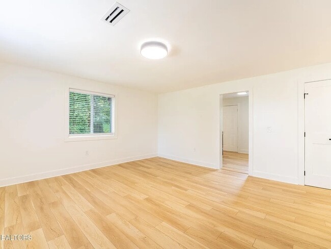 Building Photo - 502 Hayworth Dr
