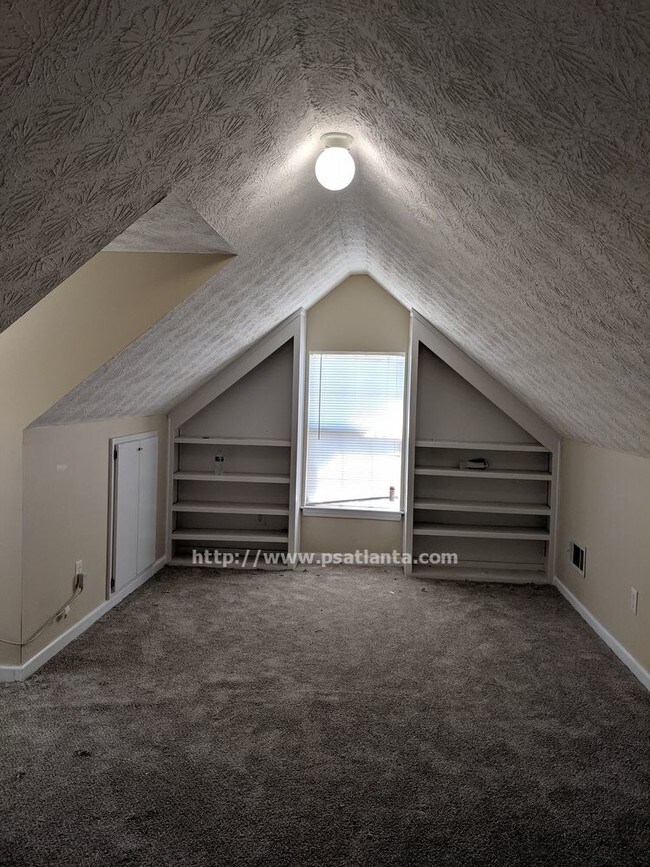 Building Photo - 4826 Camden Dr SW