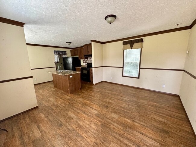 Foto del edificio - 649 E River Rd