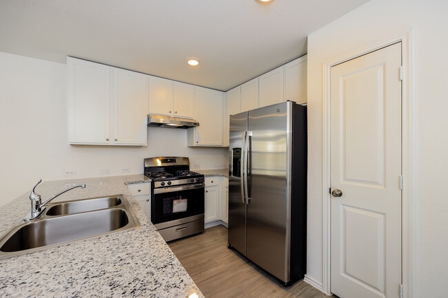 Building Photo - 8068 Nube Medina