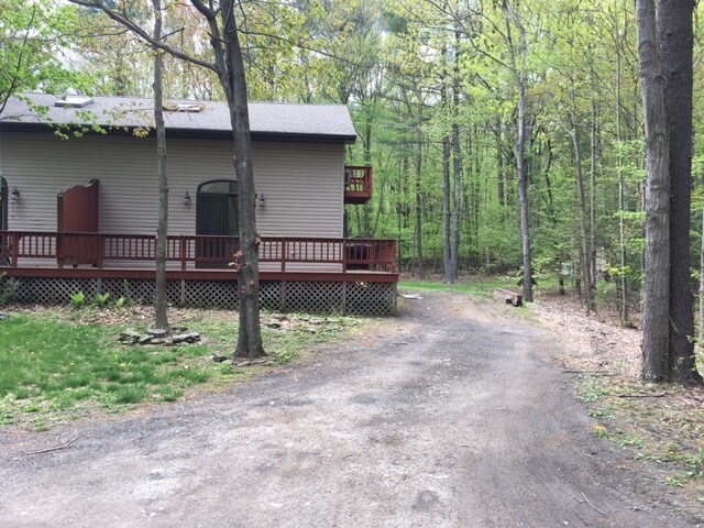 WOODED & PRIVATE - 21 Polaski Rd