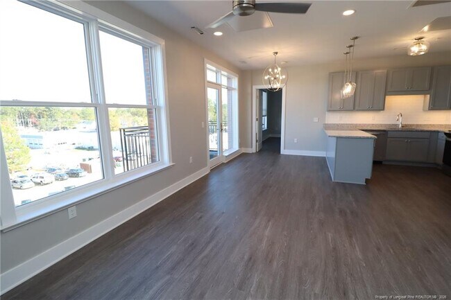 Foto del edificio - 145 S Main St