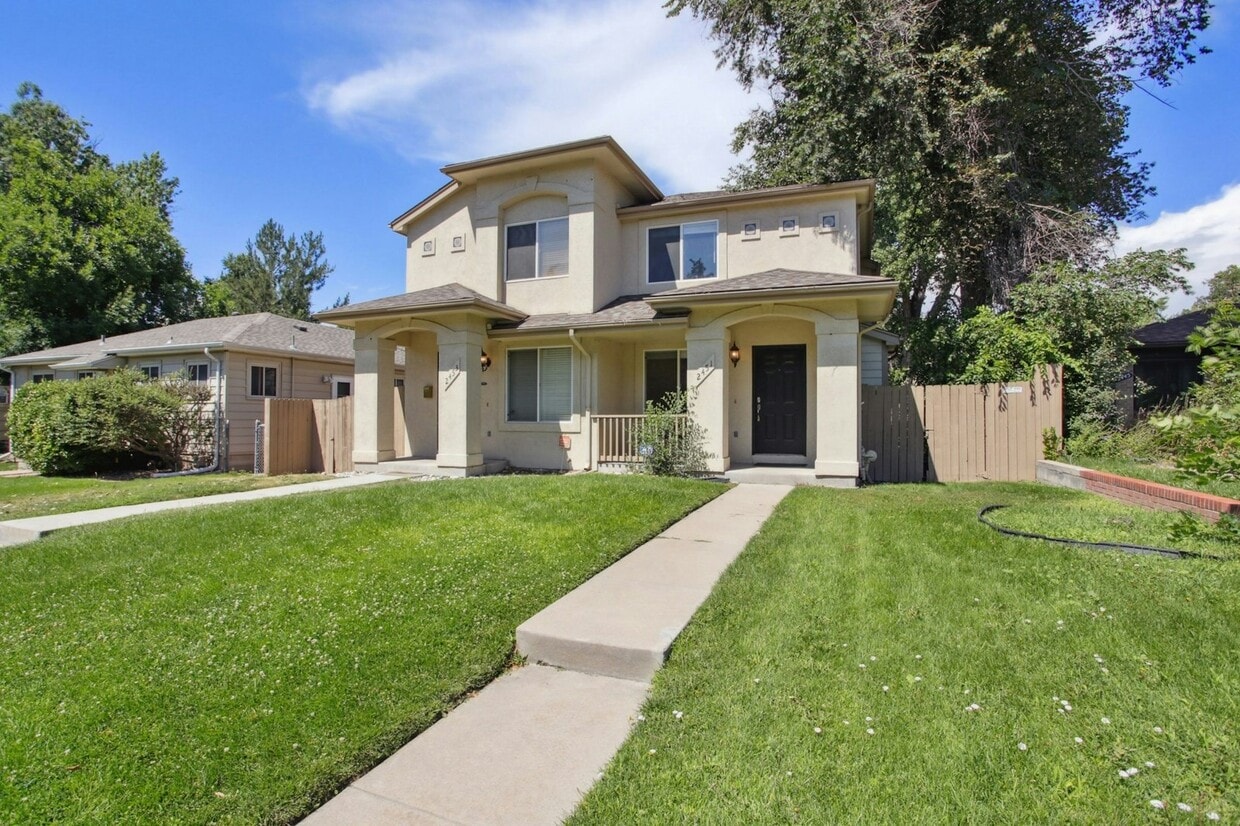 Primary Photo - 2451 S Race St