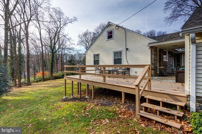Building Photo - 677 Knox Rd