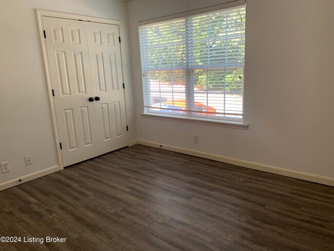 Foto del edificio - 1038 Brent St