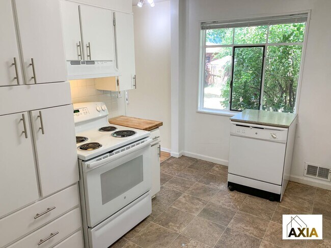 Building Photo - Home in South Boulder for Fall Pre-Lease!