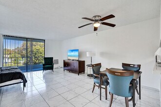 Building Photo - 777 NW 155th Ln