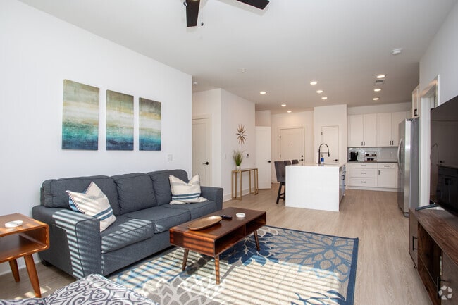 2BR, 2BA - 1,042SF - Living Area - Ethos 622