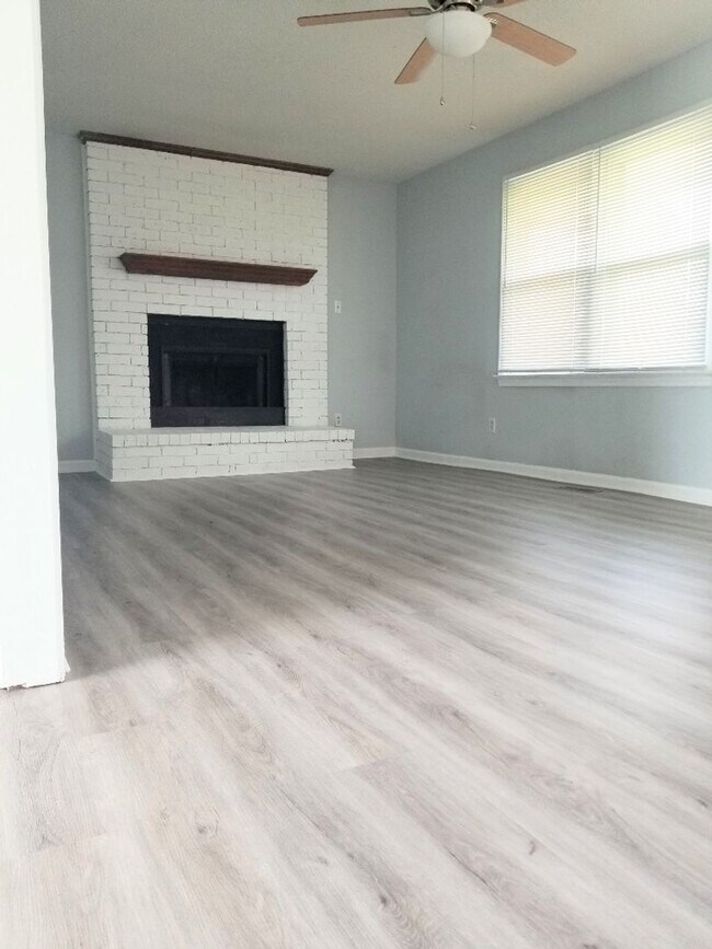 Foto del edificio - 112 Kelly Ct