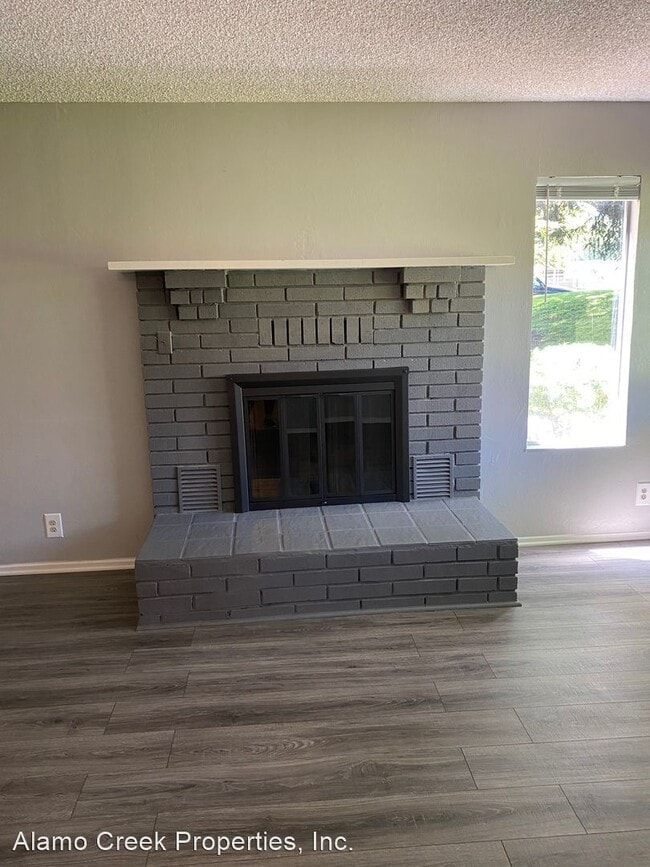 Building Photo - 3 br, 1.5 bath House - 309 Eldridge Ave