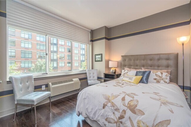 Foto del edificio - 1450 Washington St
