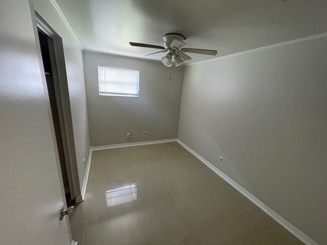 Building Photo - 130 Orion St