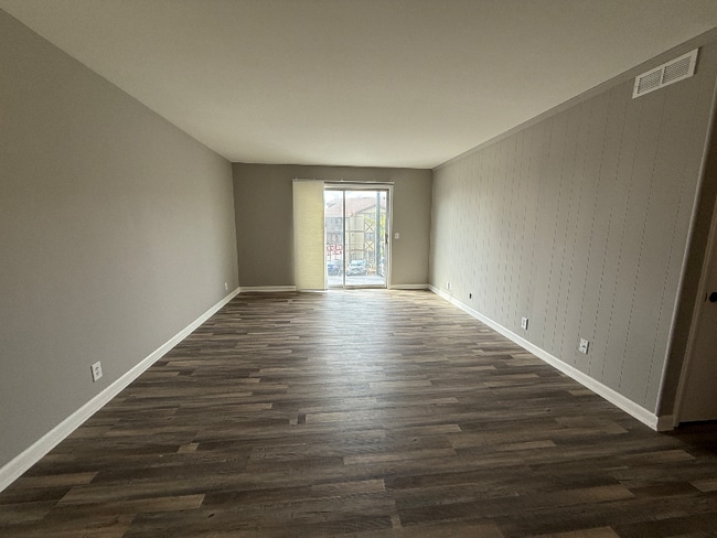 Foto del edificio - 555 N Dupont Ave