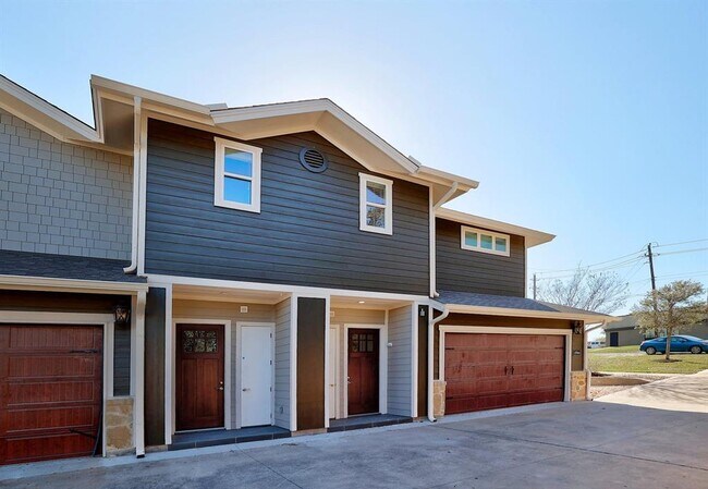 Building Photo - 1706 Cedar Bend Dr