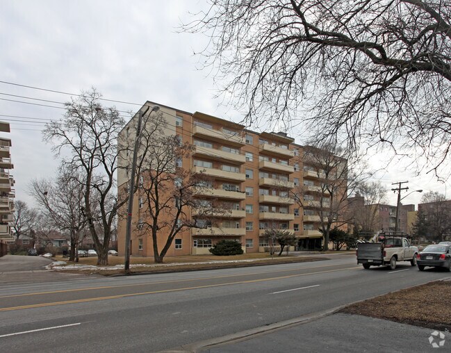 Photo du bâtiment - Kennedy Apartments