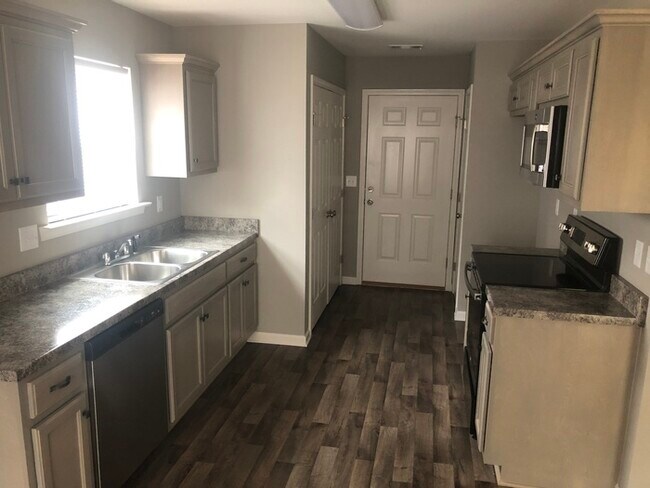 Foto del edificio - 16100 Stone Ridge Pkwy