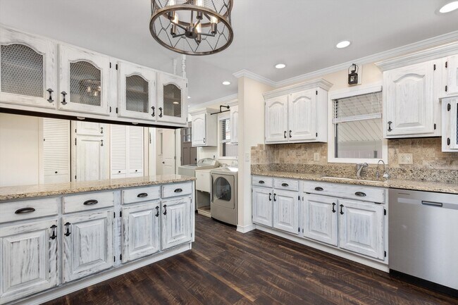 Building Photo - 31810 Briar Ln