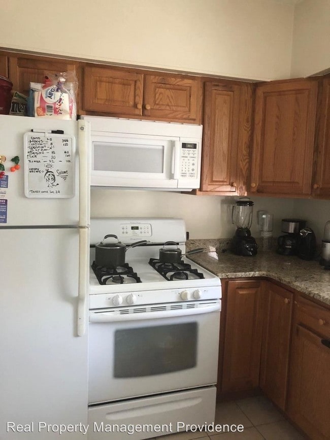 Building Photo - 2 br, 1 bath House - 90 Job Street, 2nd Floor