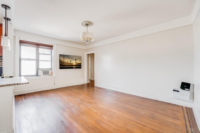 Foto del edificio - 131 Kensington Ave