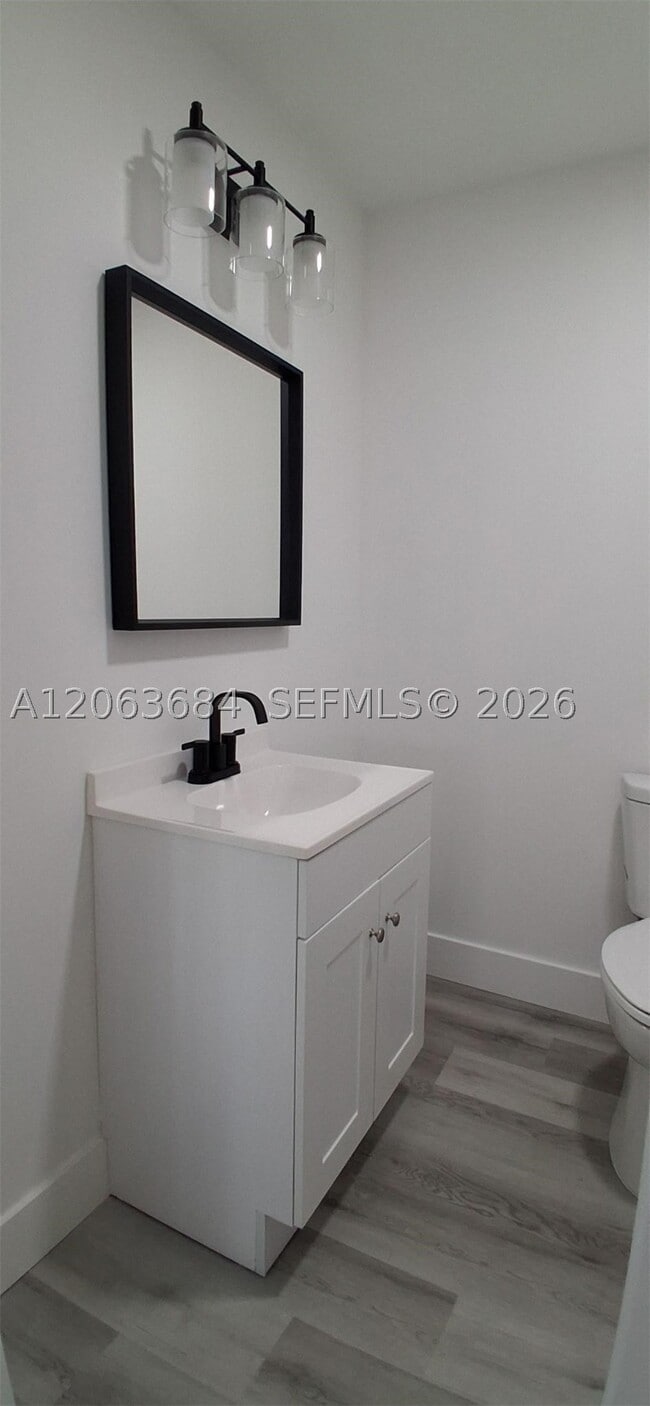 Foto del edificio - 9228 Belding Dr