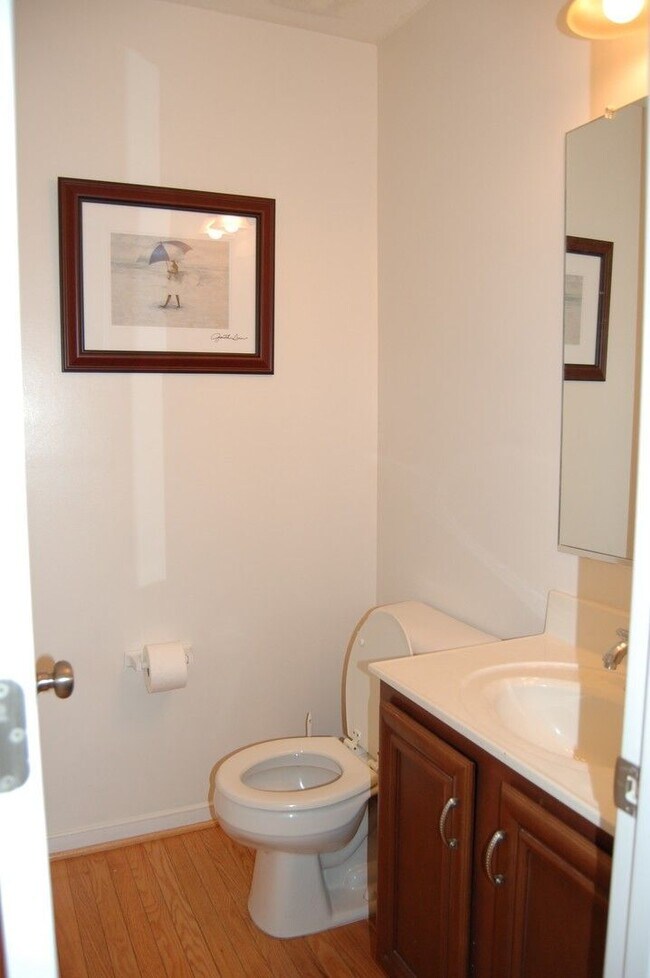 Foto del edificio - 2218 Midview Rd