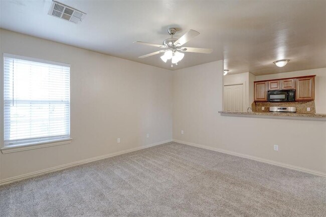 Foto del edificio - 405 Sterling Pointe Way