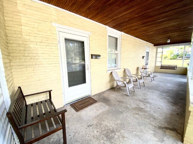 Foto del edificio - 625 Bloom St