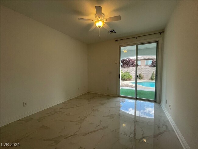 Building Photo - 944 White Feather Ln