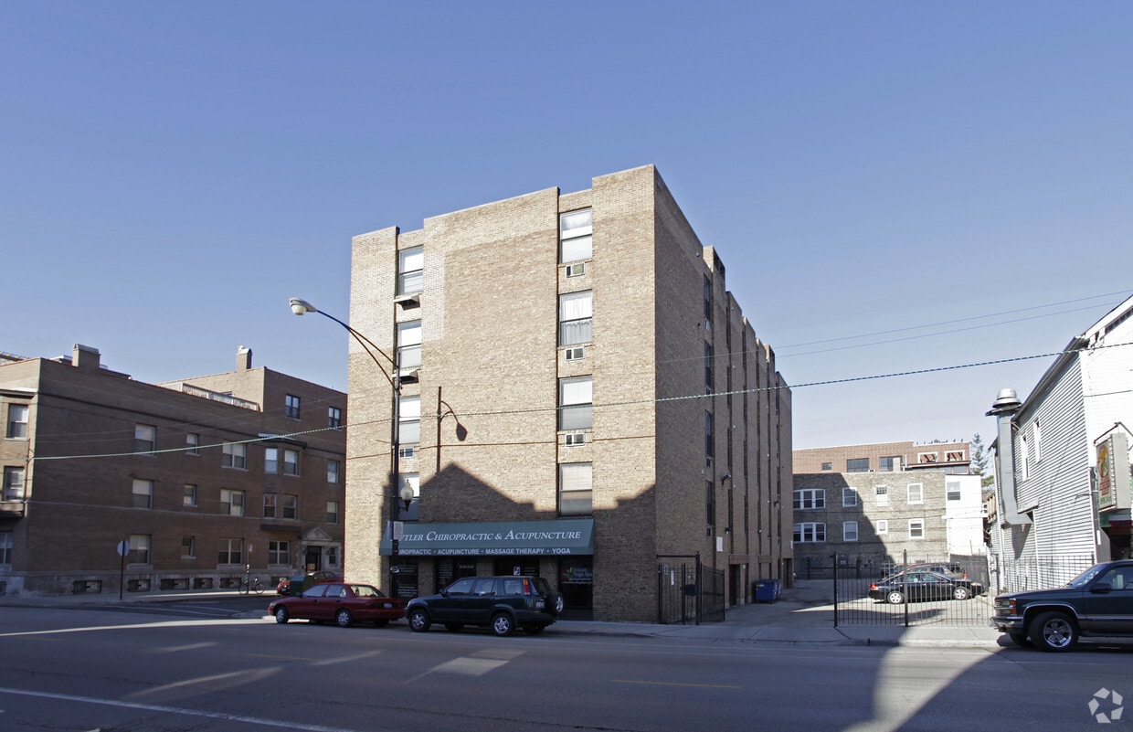Building Photo - 800 W Lill Ave