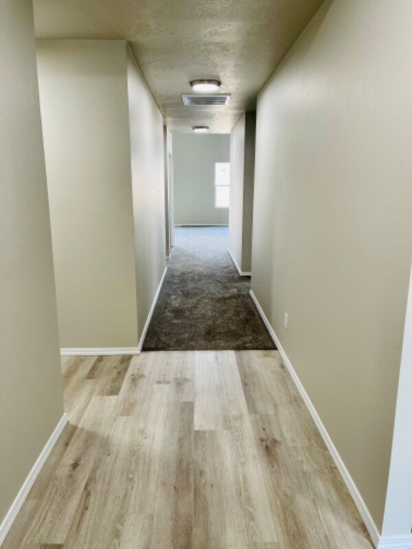 Building Photo - 2742 W Balboa Dr