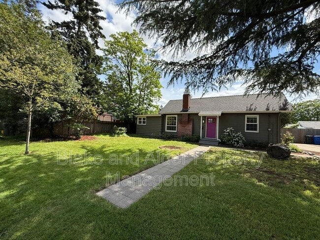 Building Photo - 5916 SE Knapp St