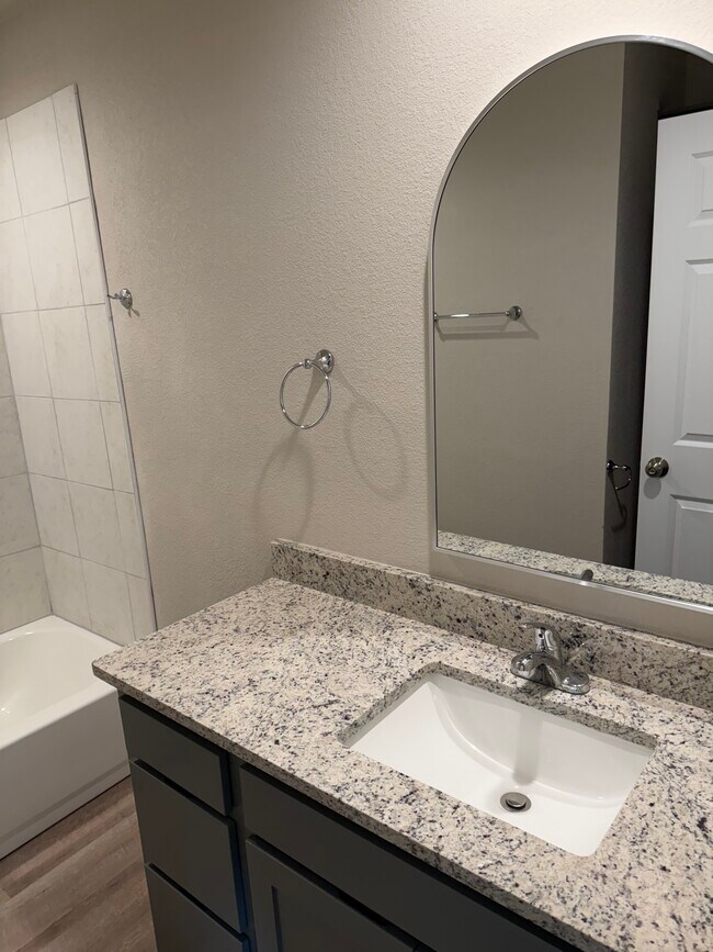 Foto del edificio - 1012 N Plum St