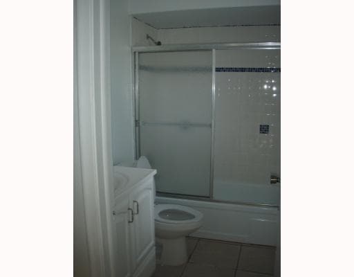 Foto del edificio - 6060 Forest Hill Blvd
